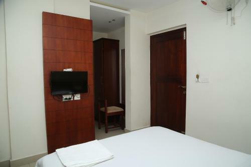 Hotel Hazmi AC Rooms