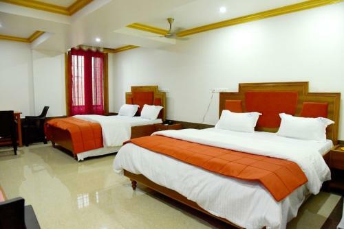 Hotel Chembiyan