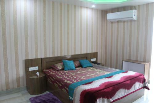 Hotel Gkm Grand