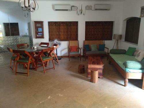 Hostal Beach Bungalow At Pondicherry