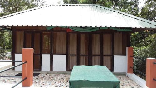 Hostal Isai Ambalam Guest House
