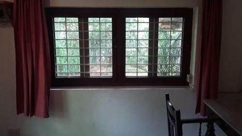 Hostal Isai Ambalam Guest House