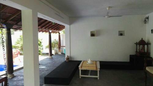Hostal Villa Anna Pondy
