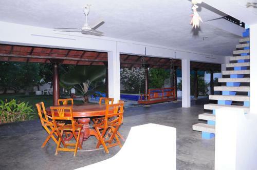 Hostal Villa Anna Pondy