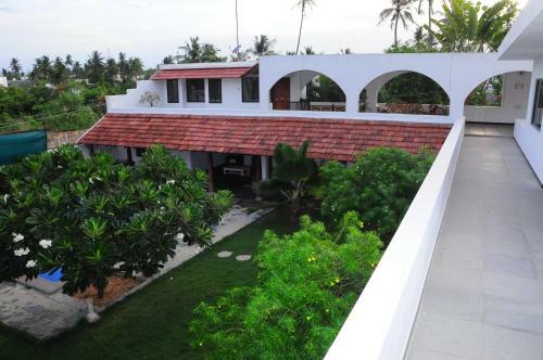 Hostal Villa Anna Pondy