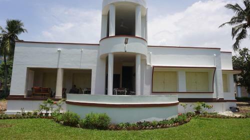 Villa Judges Court