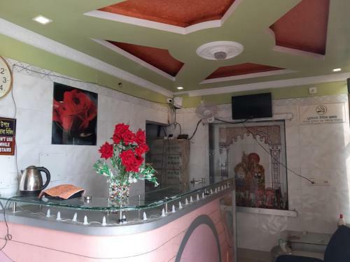 Hotel Goroomgo Sureswory Pampa Puri