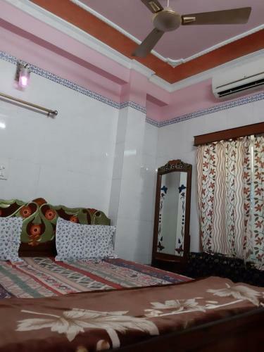 Hotel Goroomgo Sureswory Pampa Puri