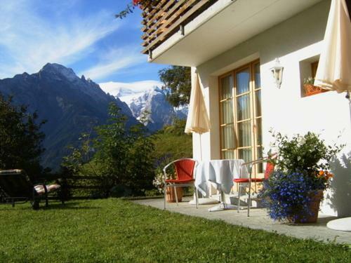 Bed & Breakfast Pension Chalet Berkana