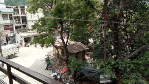 Hotel Premium Rooms Near Laxman Jhula