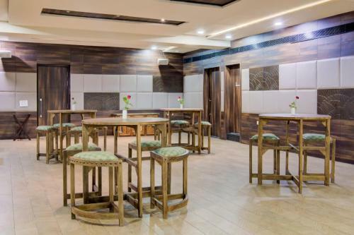 Mount Milestone Hotel And Banquets