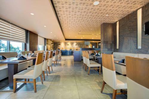 Mount Milestone Hotel And Banquets