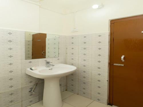 Hotel Travellers Inn