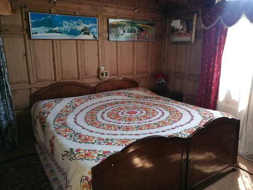 House Boat Hardy Palace