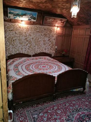 House Boat Hardy Palace