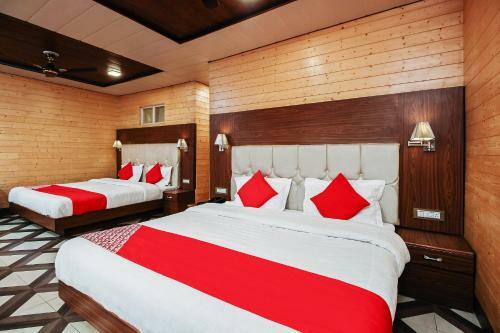 Hotel Oyo 16066 Chinar Comforts