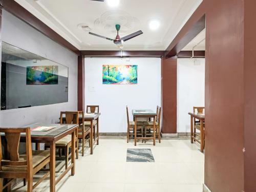 Oyo 26454 City Star Hotel & Restaurant