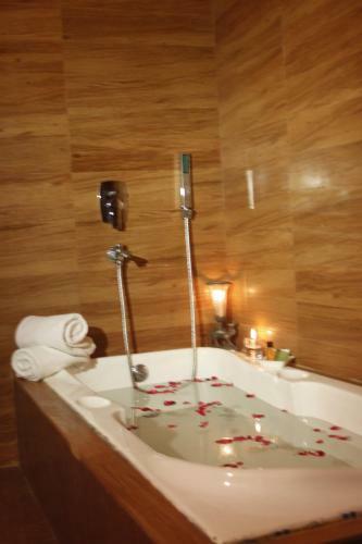 Hotel The Wildflower Resort At Bandhavgarh