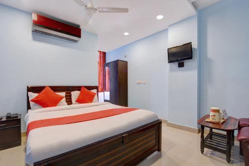Hotel Oyo 8618 Mourya Grand