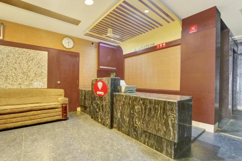 Hotel Oyo 8618 Mourya Grand