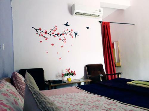 Hotel Narmada Palace