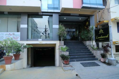 Lodge Landmaark Hotels