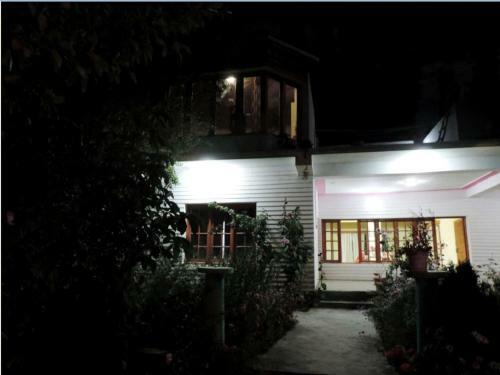 Hostal Tih A O Guest House & Home Stay