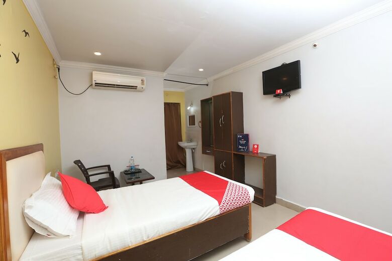 Hotel Oyo 22950 Royal Grand