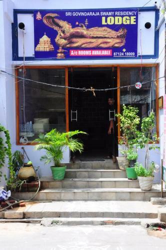 Lodge Sgs Residency