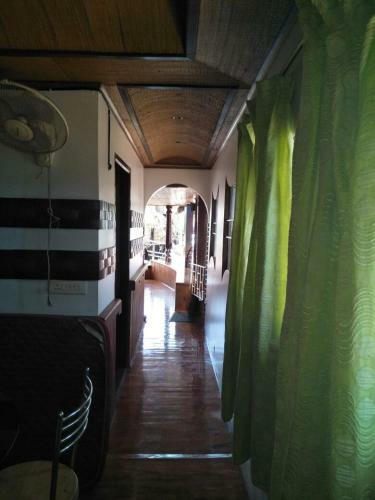 Kuttanaad Houseboats