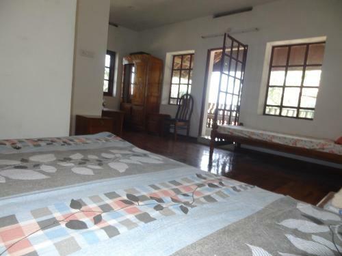Hostal Montecello
