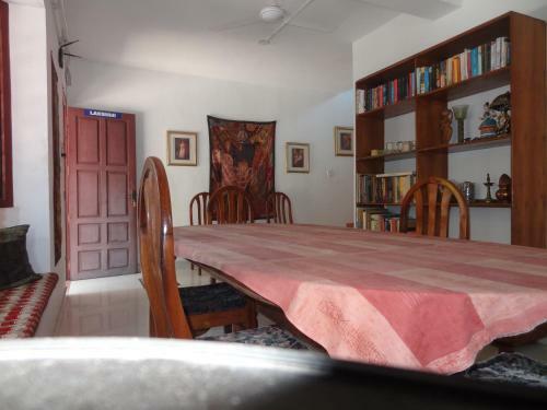 Hostal Montecello