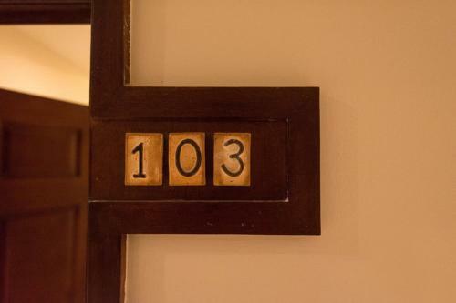 Hotel Meadows Residency