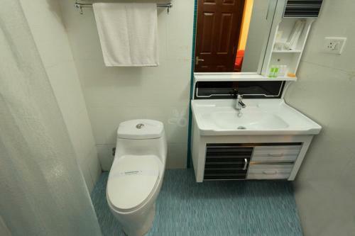 Hotel Meadows Residency