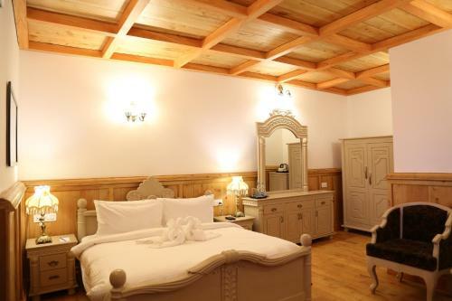 Hotel Vinnca West Downs Heritage Resort