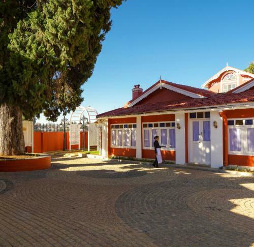 Hotel Vinnca West Downs Heritage Resort