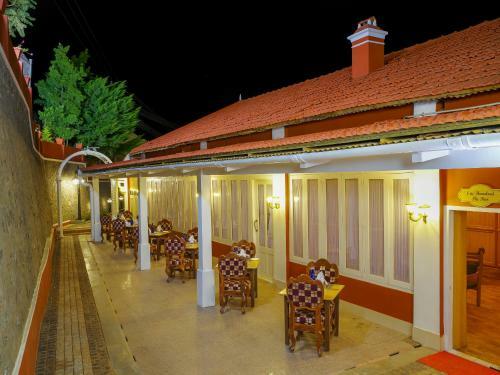 Hotel Vinnca West Downs Heritage Resort