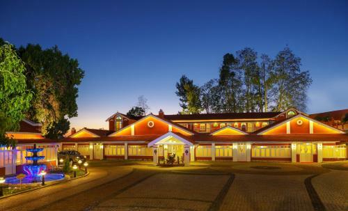 Hotel Vinnca West Downs Heritage Resort