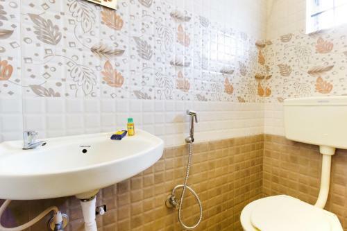 Hotel Fabexpress Grand Castle Hill Resorts
