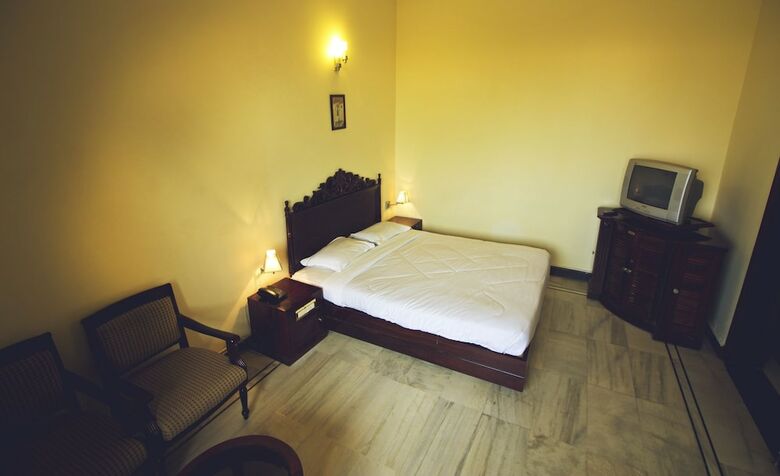 Hotel Paradise Isle Beach Resort