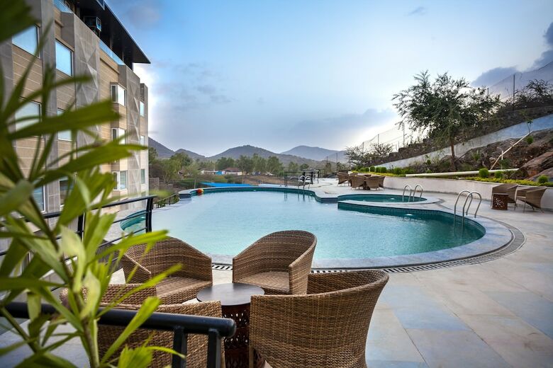 Hotel Justa Sajjangarh Resort & Spa