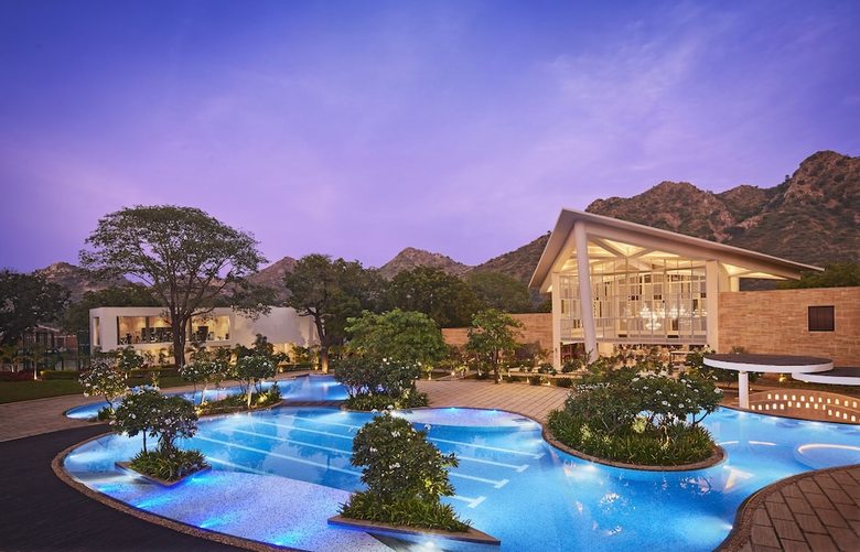 Hotel Taj Aravali Resort & Spa