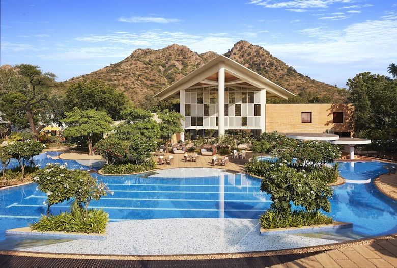 Hotel Taj Aravali Resort & Spa