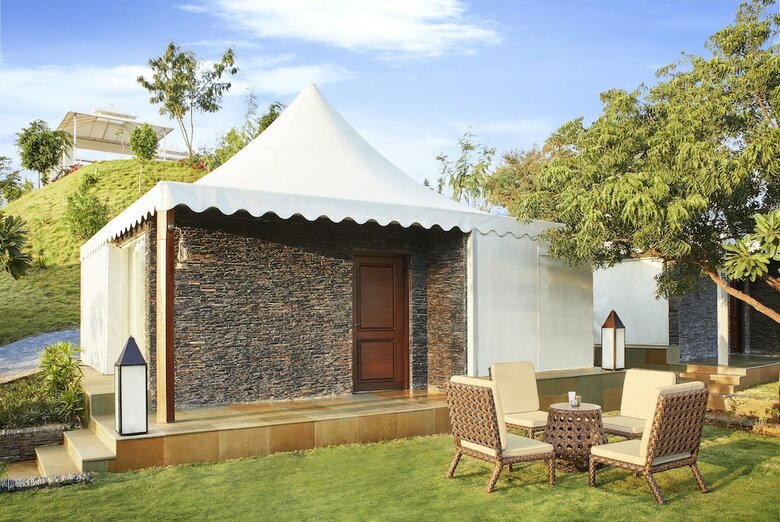 Hotel Taj Aravali Resort & Spa