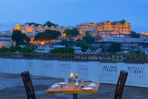 Hotel Aaram Mahal By Pachar Group