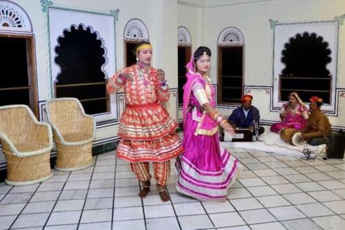 Hotel Aaram Mahal By Pachar Group