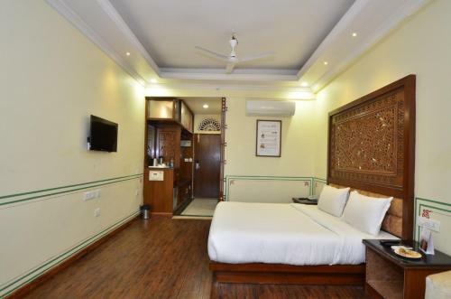 Hotel Aaram Mahal By Pachar Group