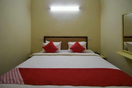 Oyo 15212 Hotel Seema