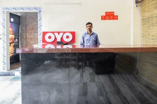 Oyo 15212 Hotel Seema