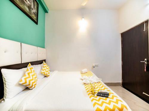 Hotel Yash Residency